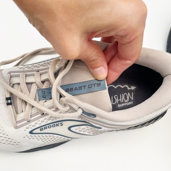 Brooks Beast GTS 23 Men 8 wide Chateau Grey White Sand Blue running gym work out main image 11